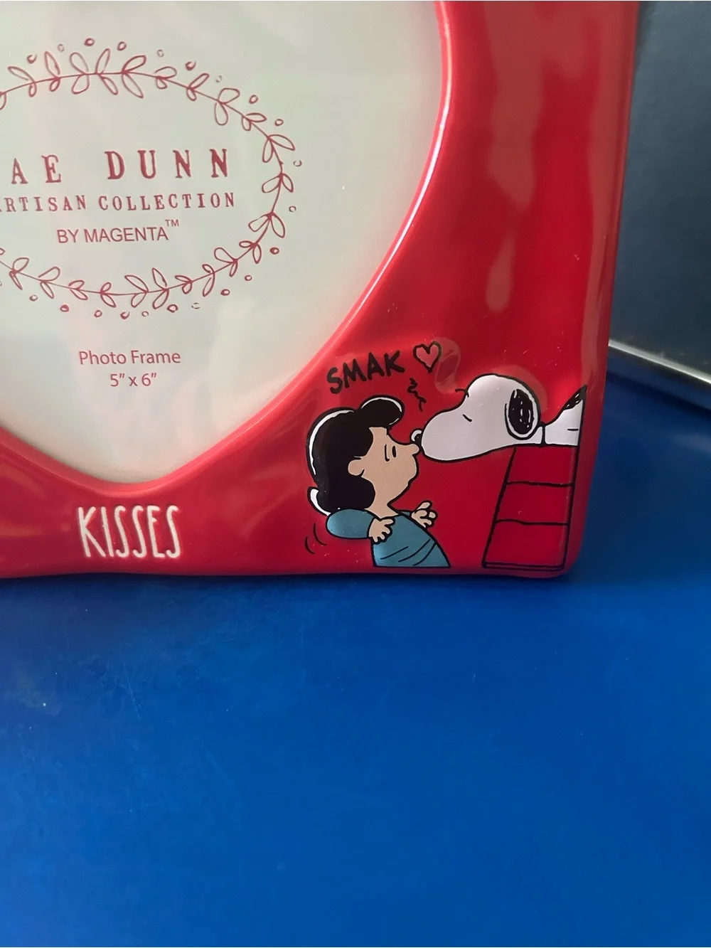 Rae Dunn Valentine’s Day Red Peanuts Snoopy Lucy Kisses 5 x 6 Picture Frame